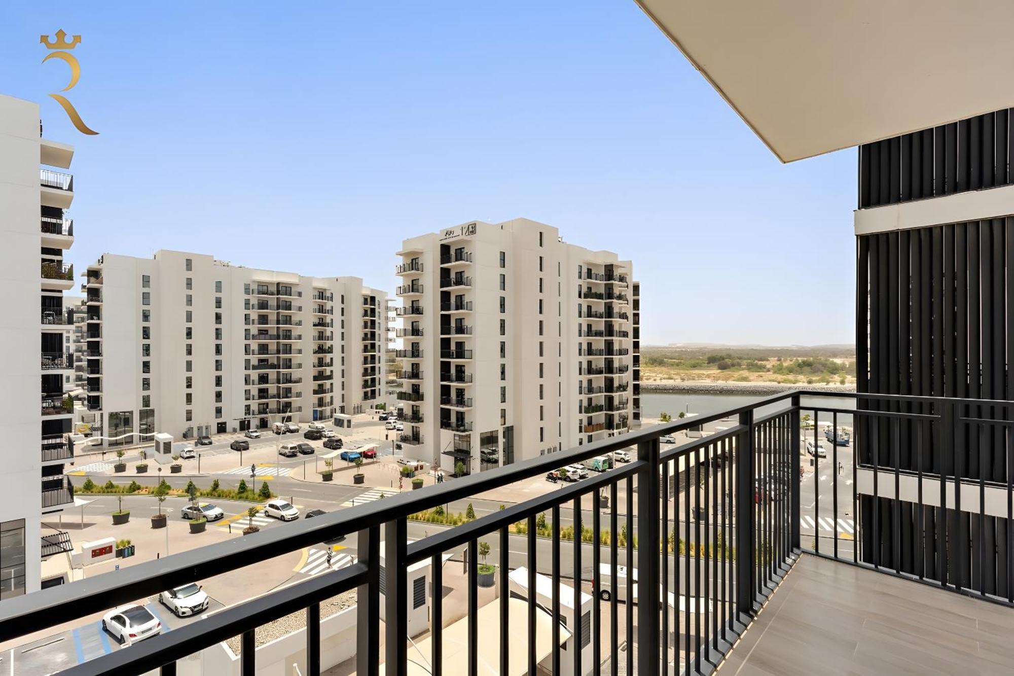 Apartment Serene Canal View 1br At Yas Island